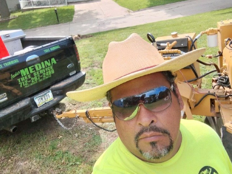 Javier Medina Tree Service LLC